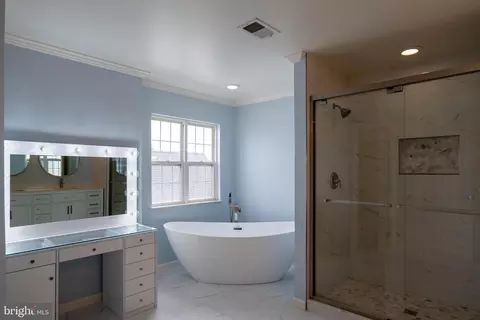 Bath - 43832 Robindale Ct, Ashburn, VA 20147 photo 4 of 9