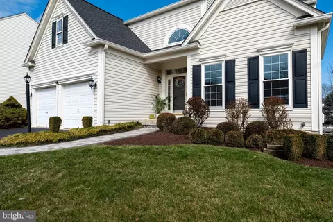 Exterior - 43832 Robindale Ct, Ashburn, VA 20147 photo 4 of 11