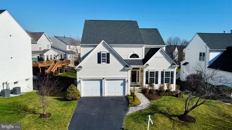 Exterior - 43832 Robindale Ct, Ashburn, VA 20147 photo 3 of 11