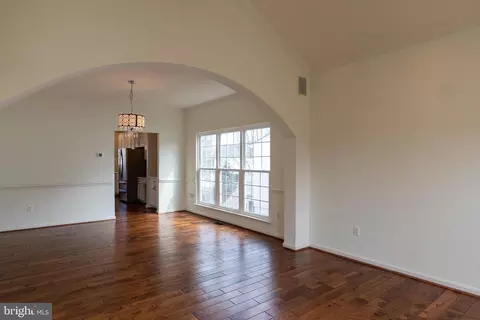 Living - 43832 Robindale Ct, Ashburn, VA 20147 photo 2 of 6