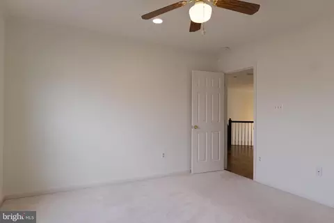 Bedroom - 43832 Robindale Ct, Ashburn, VA 20147 photo 4 of 4