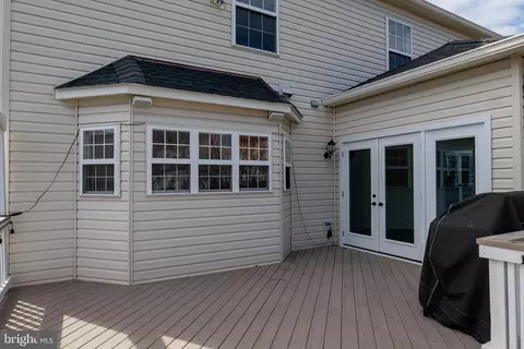 Exterior - 43832 Robindale Ct, Ashburn, VA 20147 photo 7 of 11