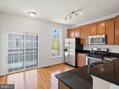 Kitchen - 42760 Nations St, Chantilly, VA 20152 photo 2 of 5