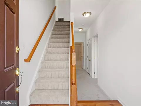 Entry Way - 42760 Nations St, Chantilly, VA 20152 photo 1 of 2