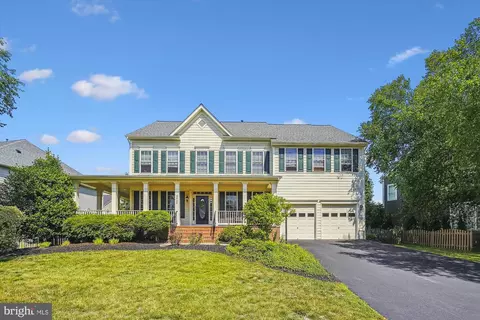 42725 Ridgeway Dr, Broadlands, VA 20148
