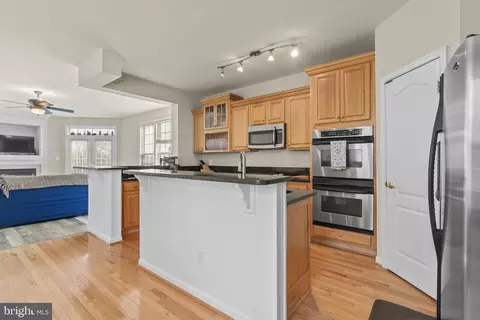 Kitchen - 21878 Windover Dr, Broadlands, VA 20148 photo 4 of 4