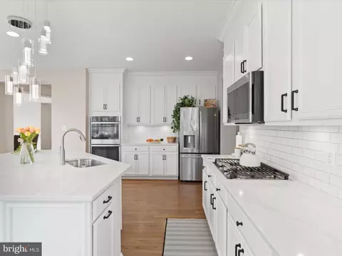22737 Highcrest Cir, Brambleton, VA 20148 photo 15