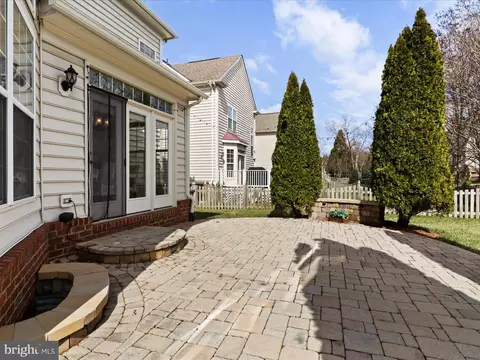 22737 Highcrest Cir, Brambleton, VA 20148 photo 19