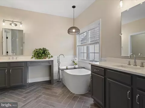 22737 Highcrest Cir, Brambleton, VA 20148 photo 29