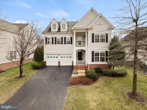 22737 Highcrest Cir, Brambleton, VA 20148 photo 3