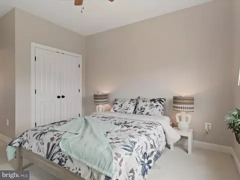 22737 Highcrest Cir, Brambleton, VA 20148 photo 38