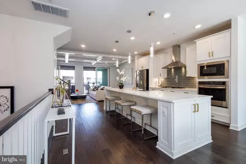 44646 Provincetown Dr, Ashburn, VA 20147