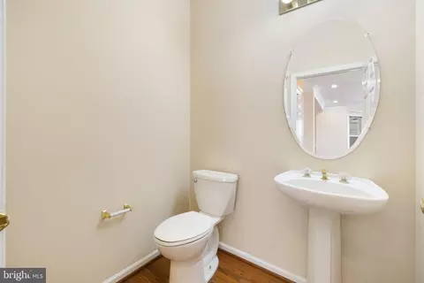 Bath - 42903 Center St, Chantilly, VA 20152 photo 1 of 8