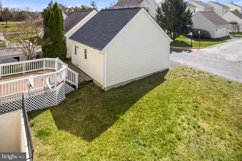 Exterior - 42903 Center St, Chantilly, VA 20152 photo 26 of 36