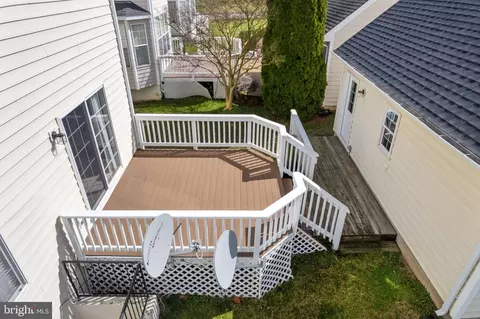 Exterior - 42903 Center St, Chantilly, VA 20152 photo 25 of 36