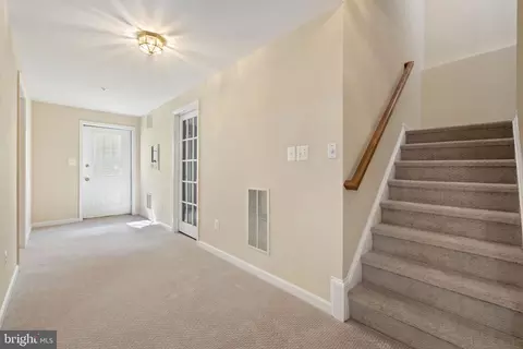 Living - 42903 Center St, Chantilly, VA 20152 photo 16 of 17