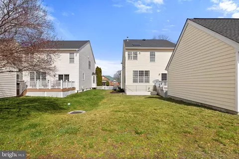 Exterior - 42903 Center St, Chantilly, VA 20152 photo 30 of 36