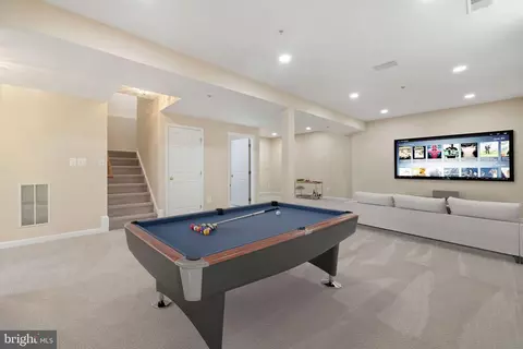 Living - 42903 Center St, Chantilly, VA 20152 photo 4 of 17