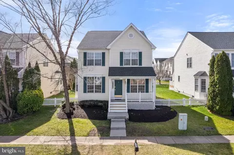 Exterior - 42903 Center St, Chantilly, VA 20152 photo 7 of 36