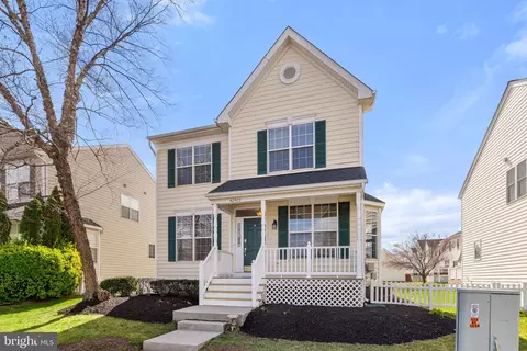Exterior - 42903 Center St, Chantilly, VA 20152 photo 12 of 36