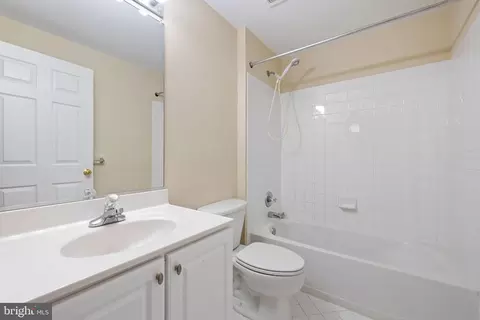 Bath - 42903 Center St, Chantilly, VA 20152 photo 8 of 8