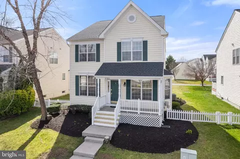 Exterior - 42903 Center St, Chantilly, VA 20152 photo 11 of 36