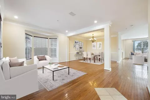 Living - 42903 Center St, Chantilly, VA 20152 photo 1 of 17