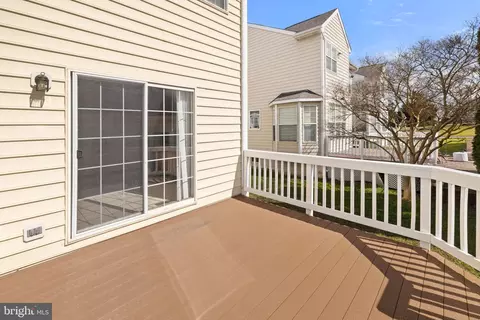 Exterior - 42903 Center St, Chantilly, VA 20152 photo 20 of 36