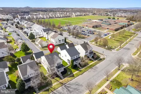 View/Area - 42903 Center St, Chantilly, VA 20152 photo 6 of 7