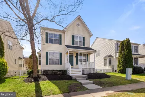 Exterior - 42903 Center St, Chantilly, VA 20152 photo 4 of 36