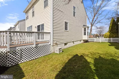 Exterior - 42903 Center St, Chantilly, VA 20152 photo 28 of 36