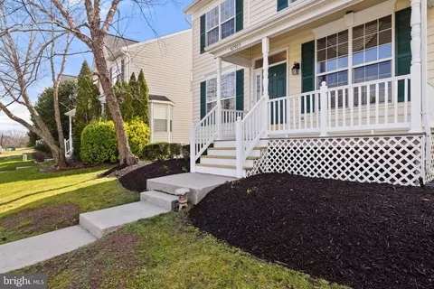 Exterior - 42903 Center St, Chantilly, VA 20152 photo 14 of 36