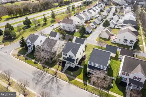 View/Area - 42903 Center St, Chantilly, VA 20152 photo 1 of 7