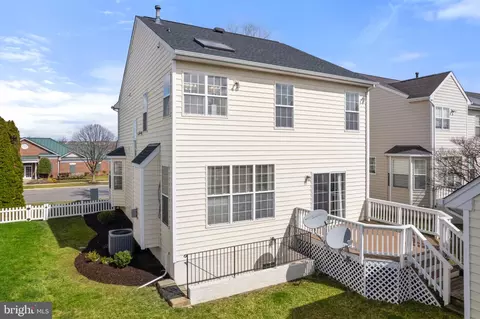 Exterior - 42903 Center St, Chantilly, VA 20152 photo 24 of 36