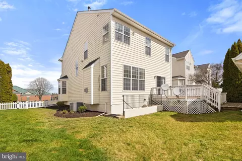 Exterior - 42903 Center St, Chantilly, VA 20152 photo 27 of 36