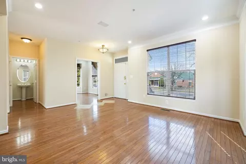 Living - 42903 Center St, Chantilly, VA 20152 photo 8 of 17