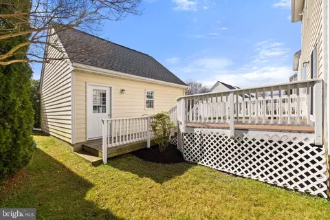 Exterior - 42903 Center St, Chantilly, VA 20152 photo 29 of 36