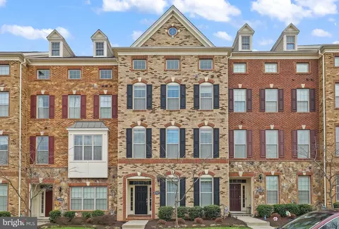 22557 Naugatuck Sq, Ashburn, VA 20148
