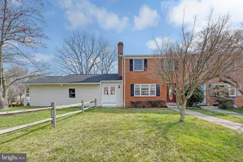50 Sydnor St, Hamilton, VA 20158