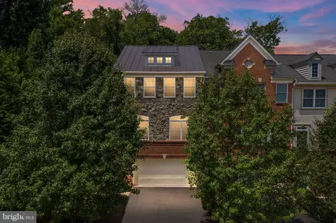 20366 Center Brook Sq, Sterling, VA 20165