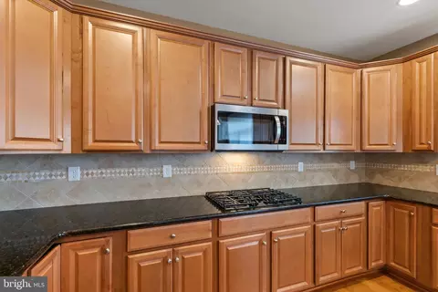 Kitchen - 20495 Crescent Pointe Pl, Ashburn, VA 20147 photo 4 of 8