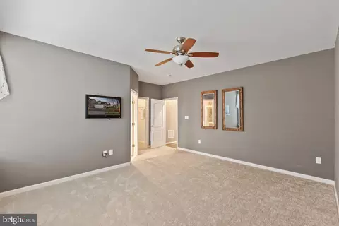 Bedroom - 20495 Crescent Pointe Pl, Ashburn, VA 20147 photo 3 of 7