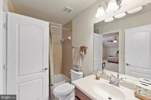 Bath - 20495 Crescent Pointe Pl, Ashburn, VA 20147 photo 4 of 4