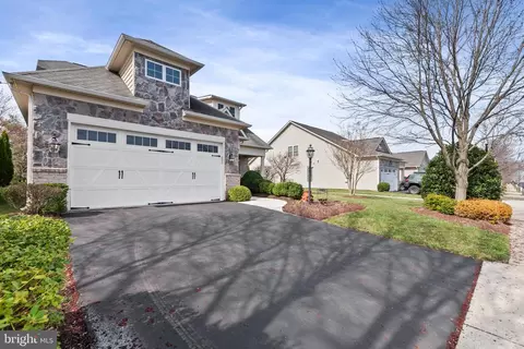 Exterior - 20495 Crescent Pointe Pl, Ashburn, VA 20147 photo 3 of 16