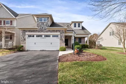Exterior - 20495 Crescent Pointe Pl, Ashburn, VA 20147 photo 5 of 16