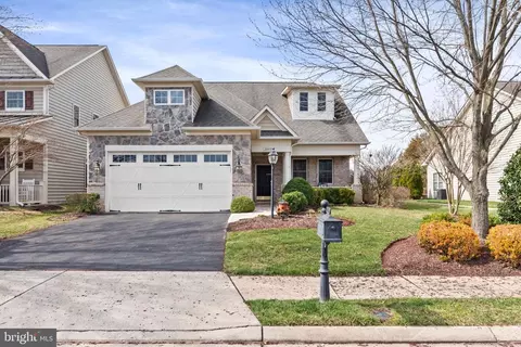 Exterior - 20495 Crescent Pointe Pl, Ashburn, VA 20147 photo 4 of 16