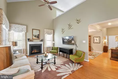 Living - 20495 Crescent Pointe Pl, Ashburn, VA 20147 photo 3 of 5