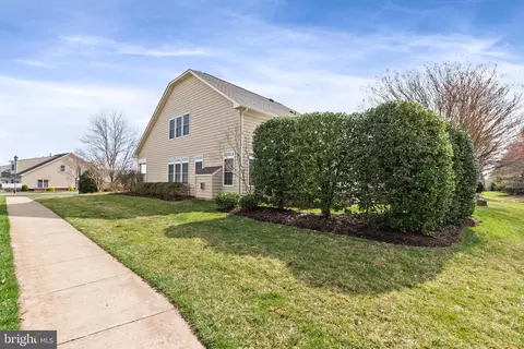 Exterior - 20495 Crescent Pointe Pl, Ashburn, VA 20147 photo 13 of 16