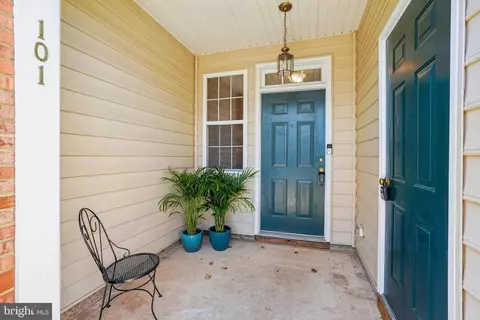 Exterior - 43935 Hickory Corner Ter #101, Ashburn, VA 20147 photo 4 of 12
