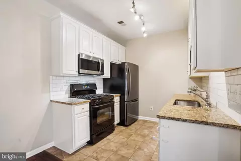Kitchen - 43935 Hickory Corner Ter #101, Ashburn, VA 20147 photo 1 of 3